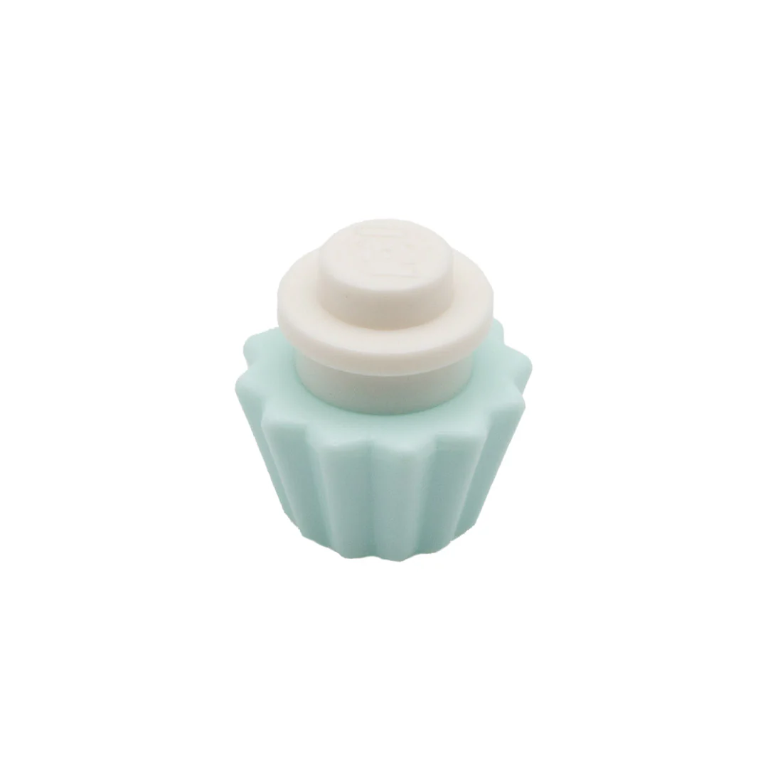 LEGO Cupcake (Chocolate / Vanilla) - Minifigure Accessory - Image 2