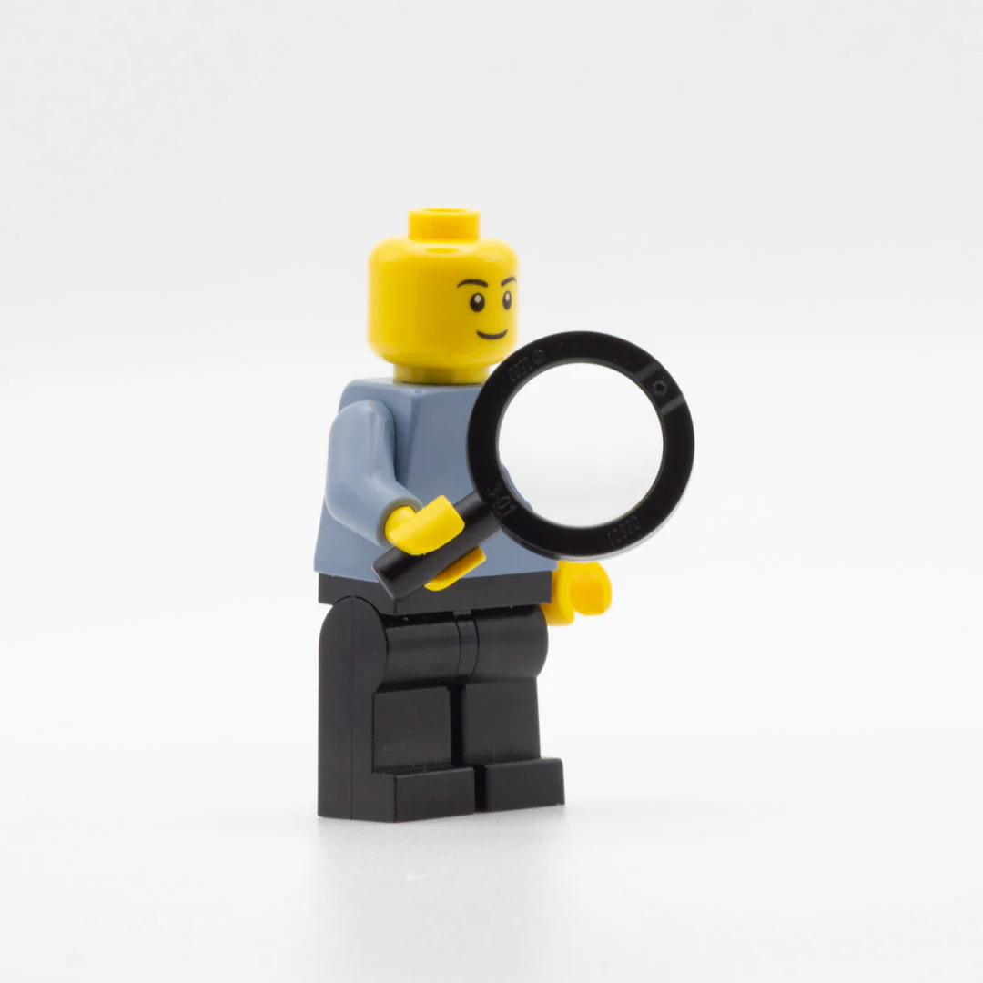 LEGO Magnifying Glass - Minifigure Accessory - Image 4