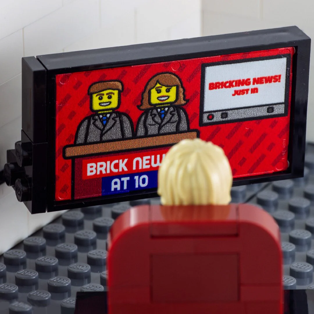 Modern TV (choice of screen) - Custom Design Screen and Re-purposed LEGO Door Frame - Image 3